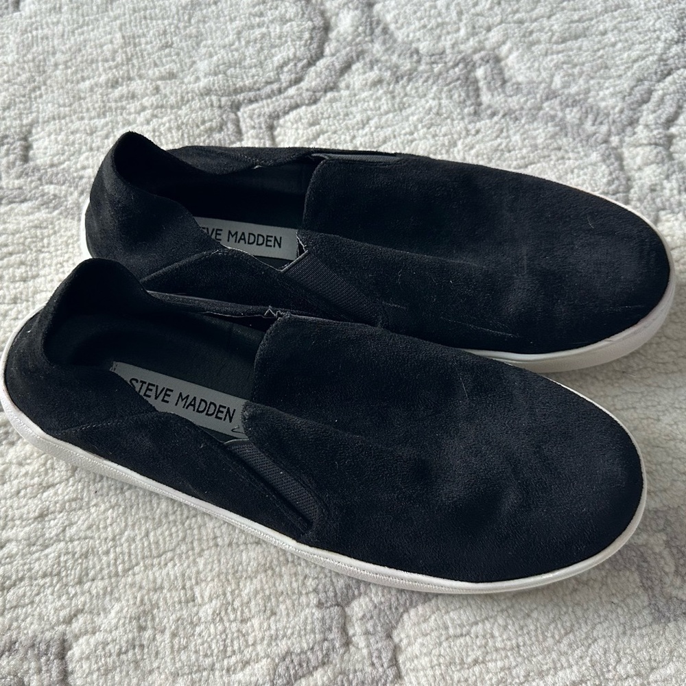 Steve Madden black slide ons, size 8